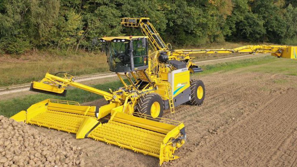 Maus 6 est la sixième génération de nettoyeurs-automoteurs de silos de betteraves de Ropa. © Ropa